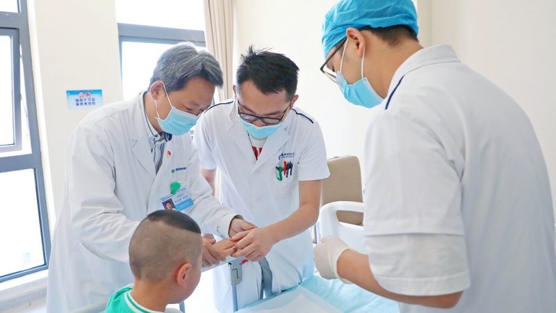 针灸理疗后洗热水澡可以吗